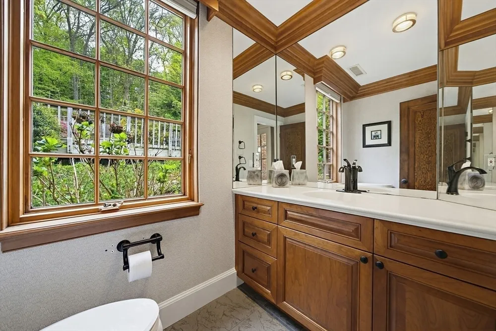 72 Beverly Rd, Brookline, MA 02467