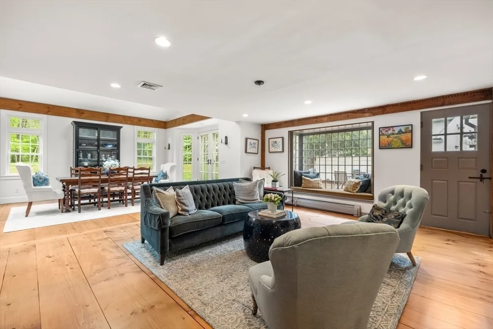 41 Longmeadow Rd, Wellesley, MA 02482