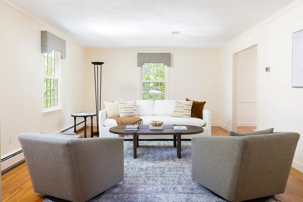 372 Central St, Newton, MA 02466