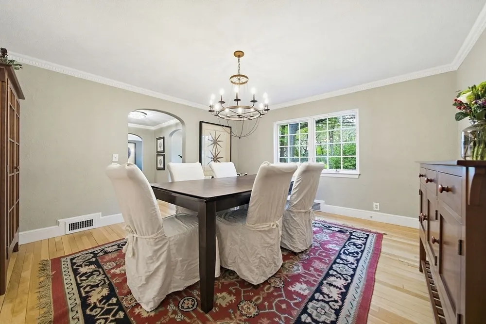 72 Beverly Rd, Brookline, MA 02467