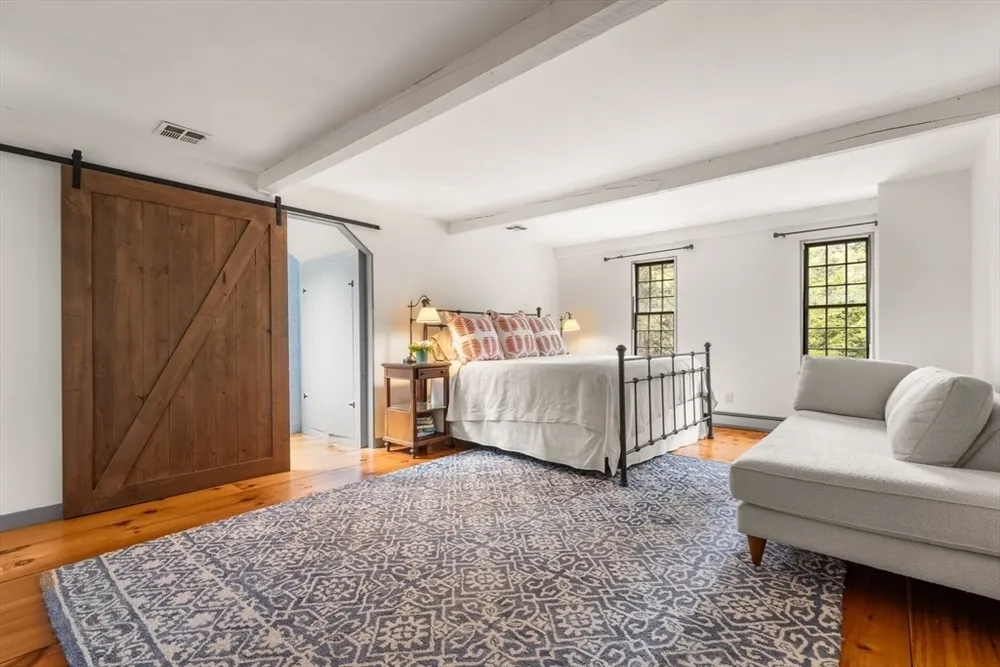 41 Longmeadow Rd, Wellesley, MA 02482