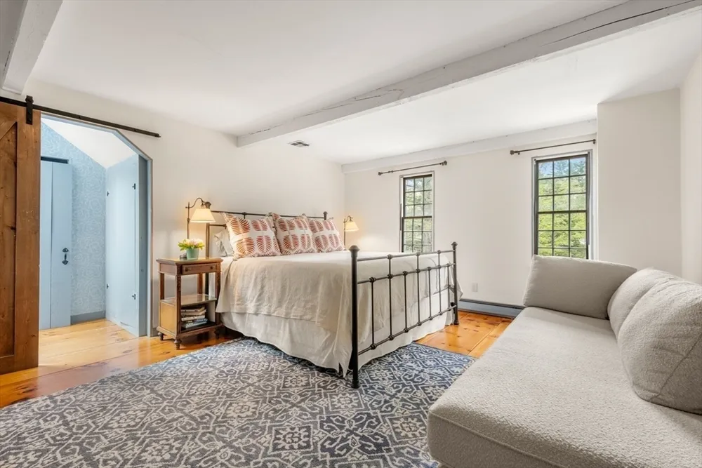 41 Longmeadow Rd, Wellesley, MA 02482