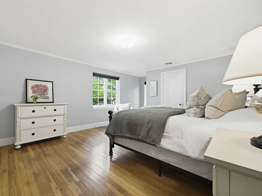 72 Beverly Rd, Brookline, MA 02467