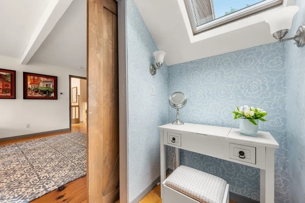 41 Longmeadow Rd, Wellesley, MA 02482
