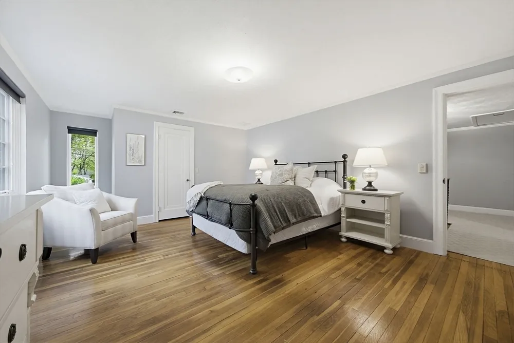 72 Beverly Rd, Brookline, MA 02467