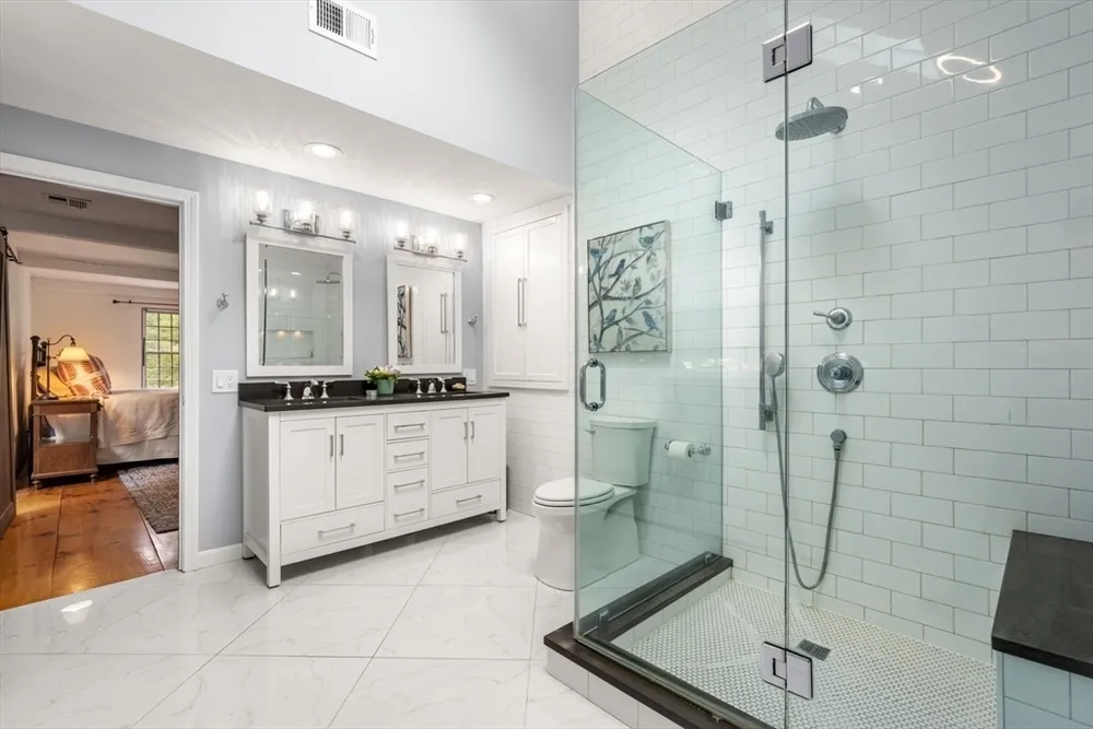 41 Longmeadow Rd, Wellesley, MA 02482
