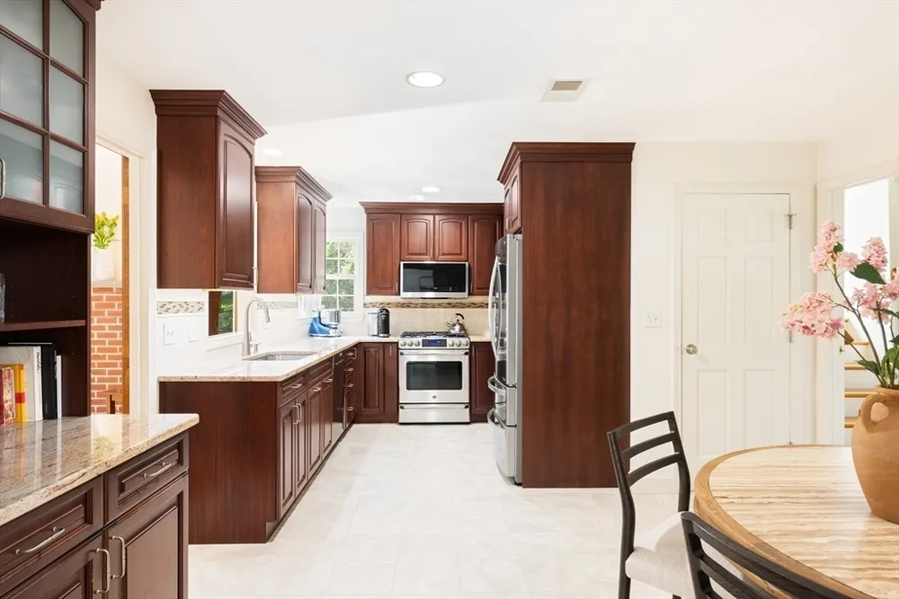 372 Central St, Newton, MA 02466
