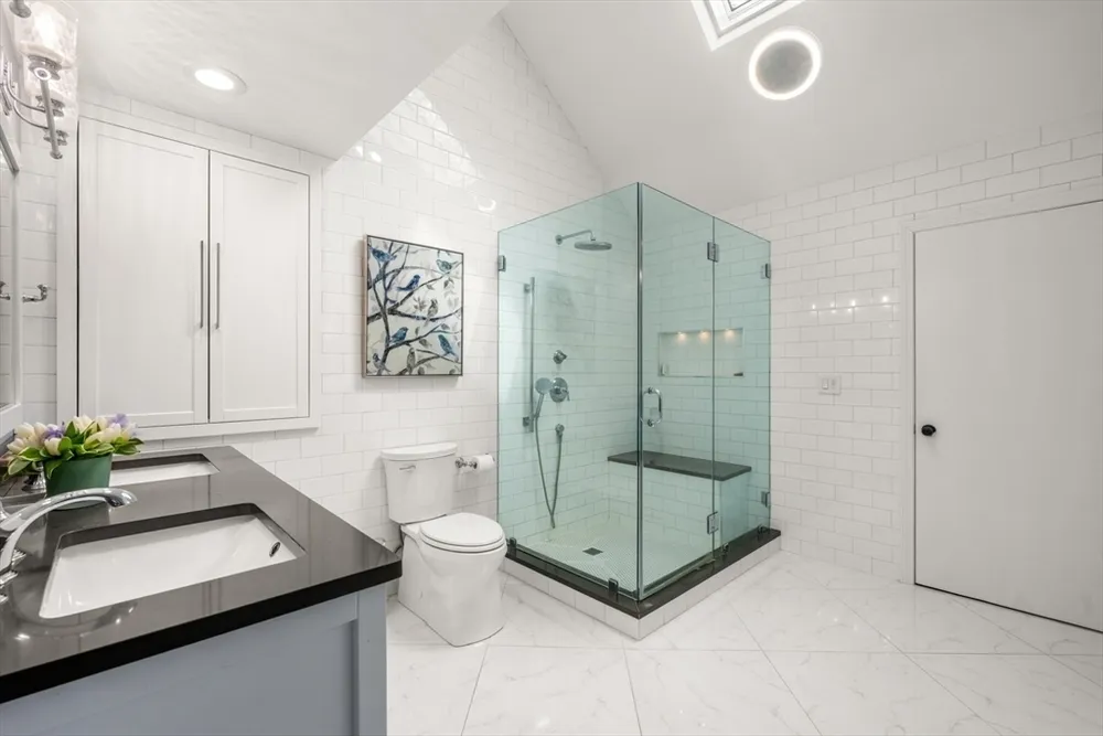 41 Longmeadow Rd, Wellesley, MA 02482