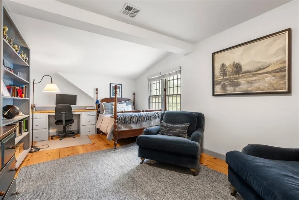 41 Longmeadow Rd, Wellesley, MA 02482
