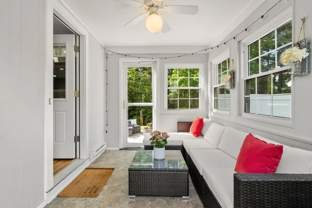 15 Marie St, Tewksbury, MA 01876