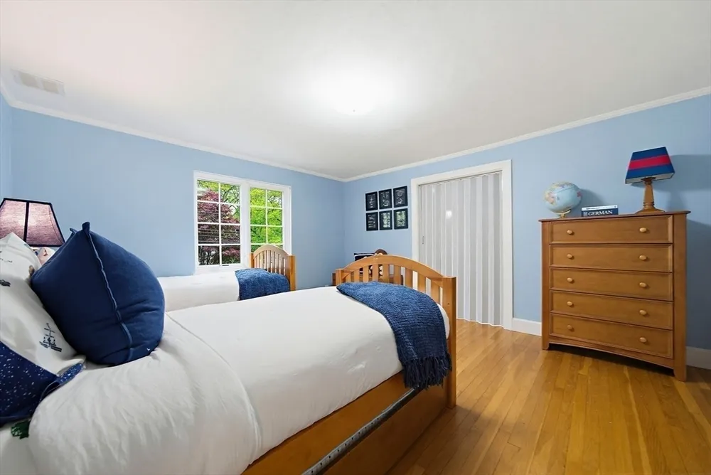 72 Beverly Rd, Brookline, MA 02467