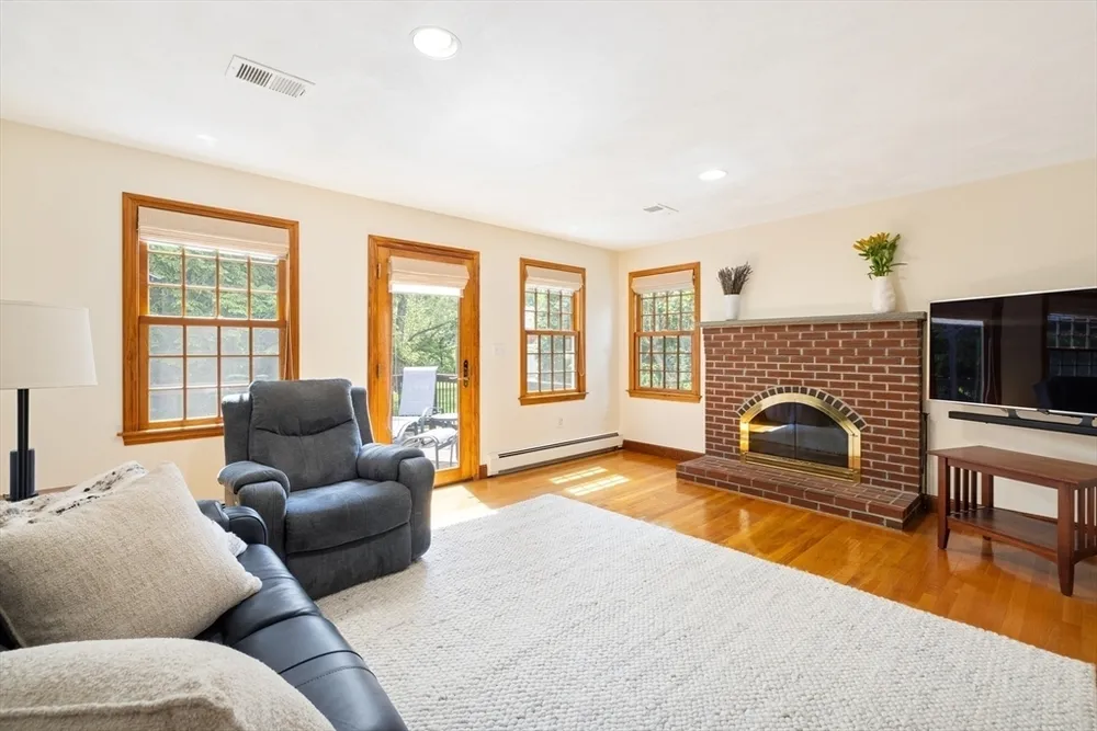 372 Central St, Newton, MA 02466