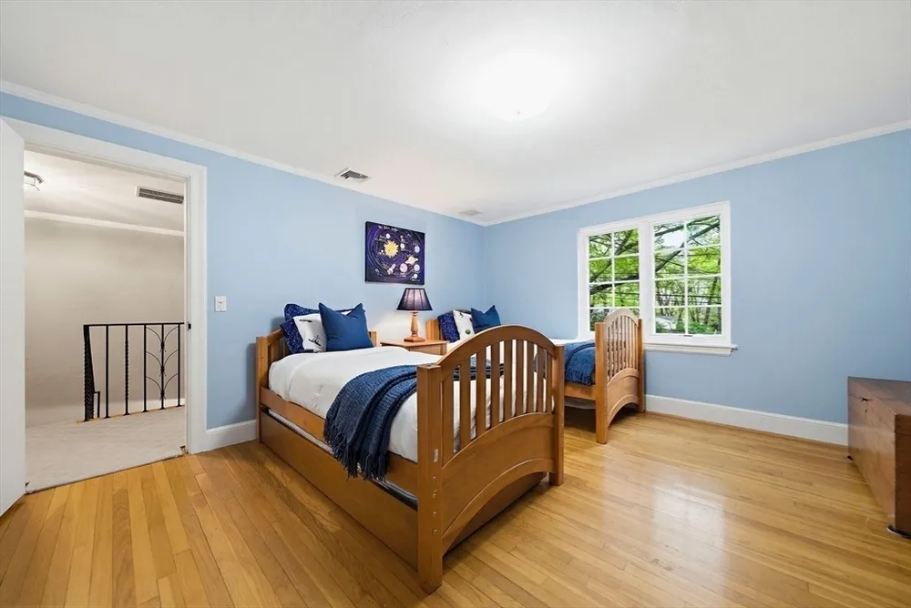 72 Beverly Rd, Brookline, MA 02467