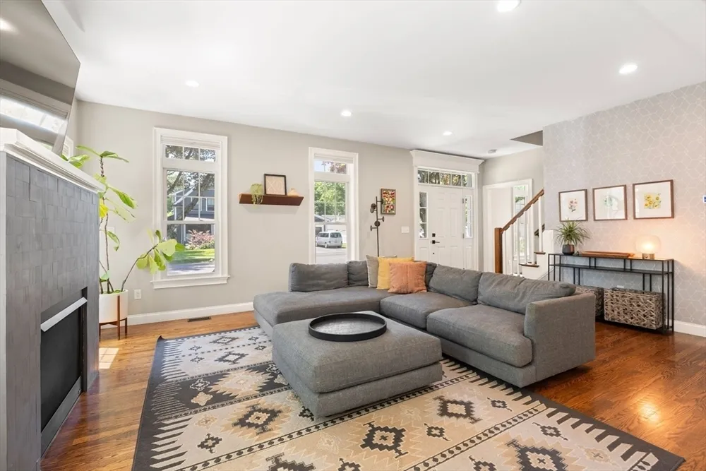 3 Beverly Rd, Natick, MA 01760