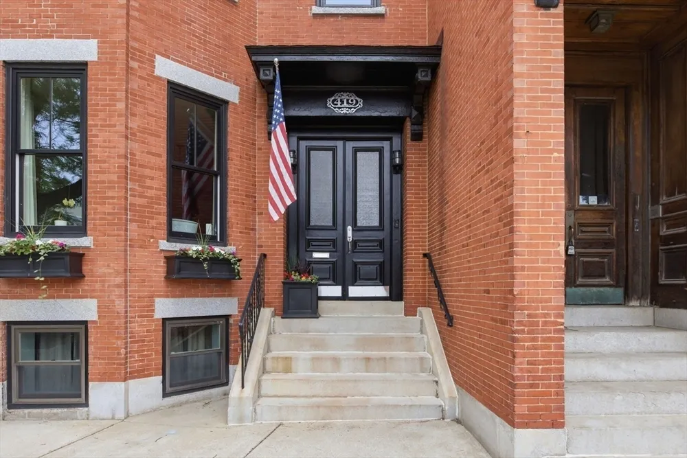 419 Main St, Boston, MA 02129