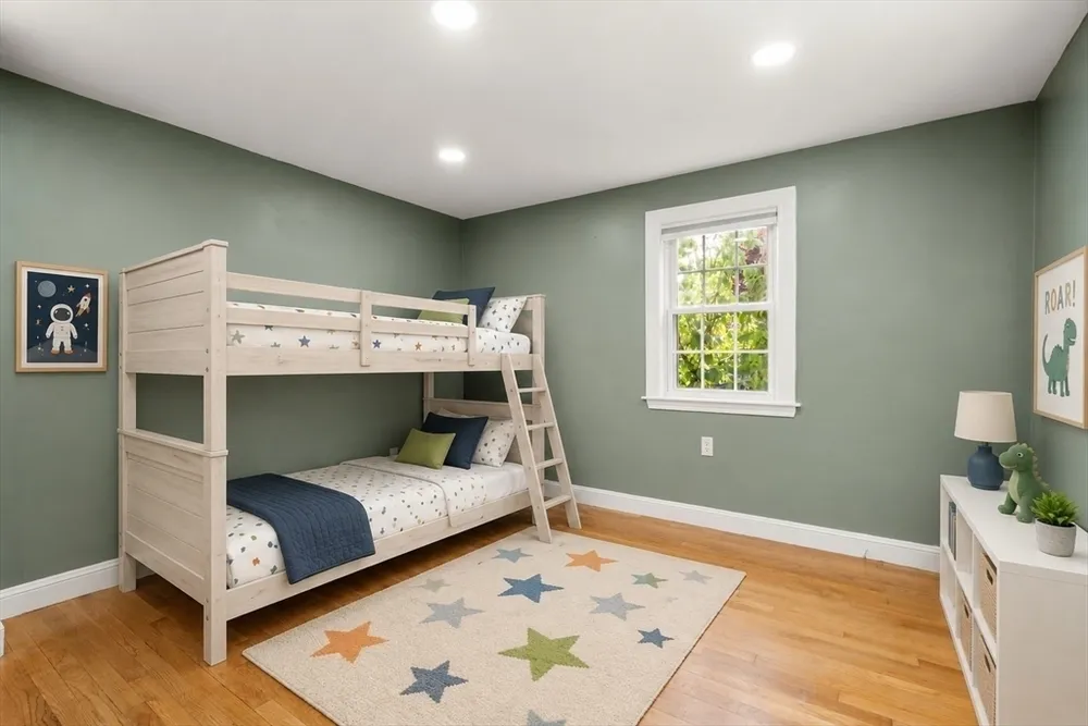 15 Marie St, Tewksbury, MA 01876