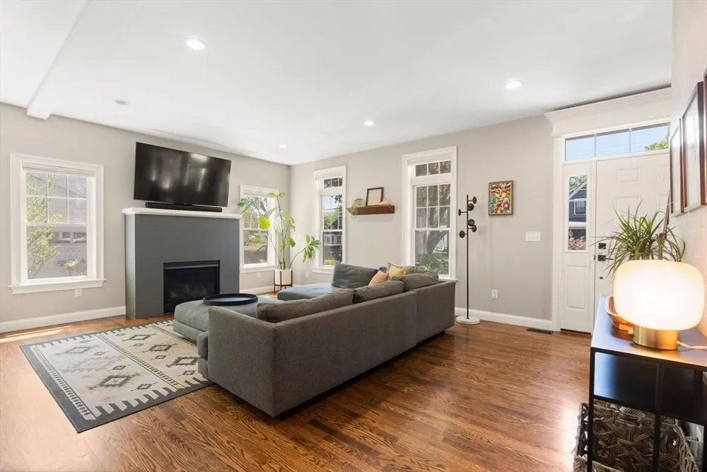 3 Beverly Rd, Natick, MA 01760