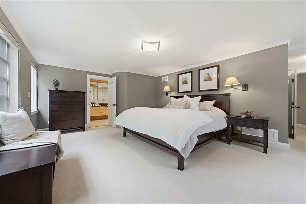 72 Beverly Rd, Brookline, MA 02467