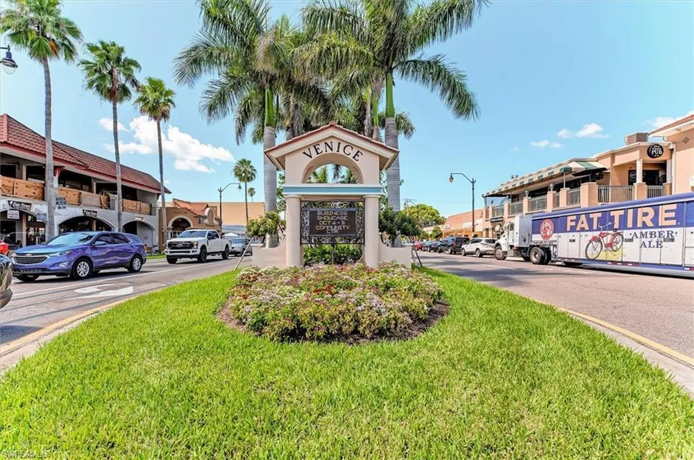 615 May Apple Way, Venice, FL 34293