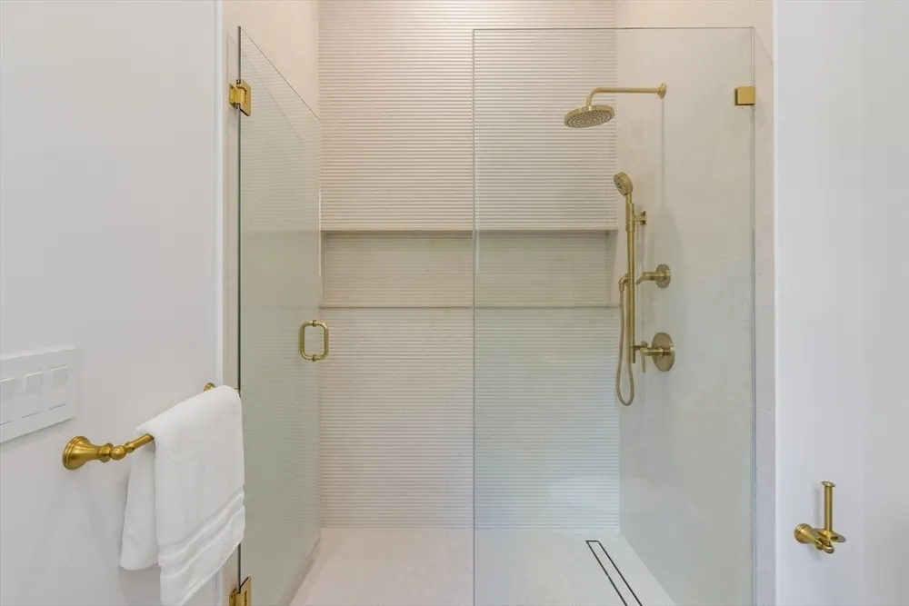 101 Alban Rd, Newton, MA 02468