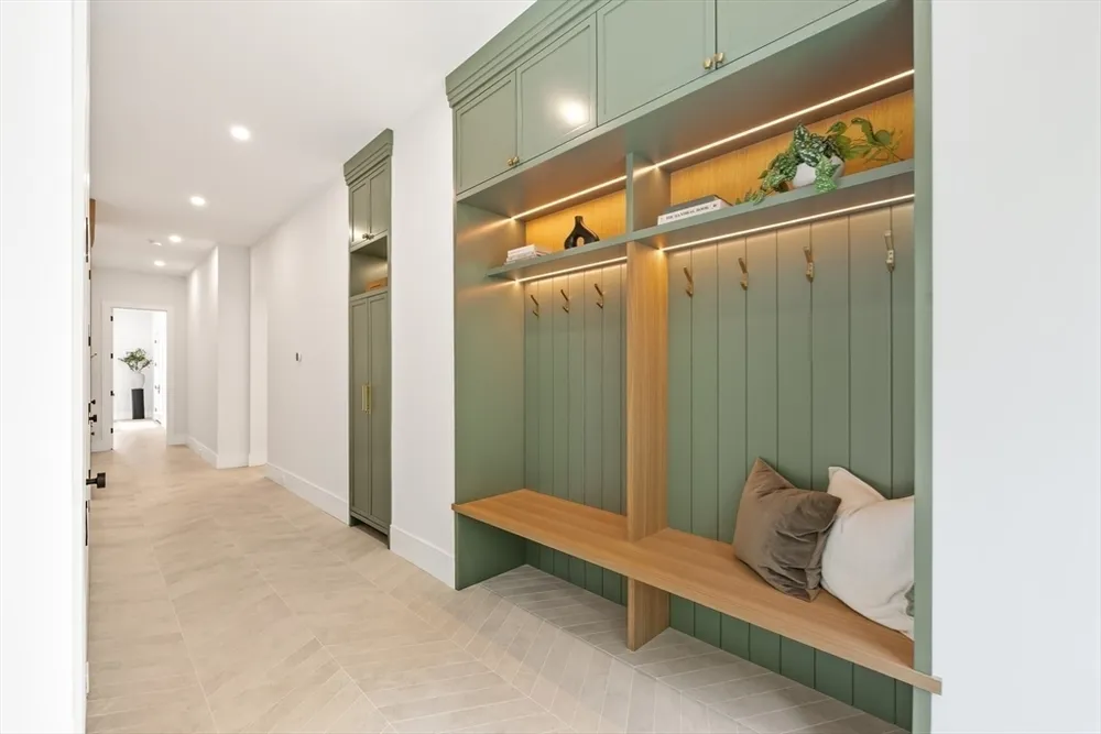 101 Alban Rd, Newton, MA 02468