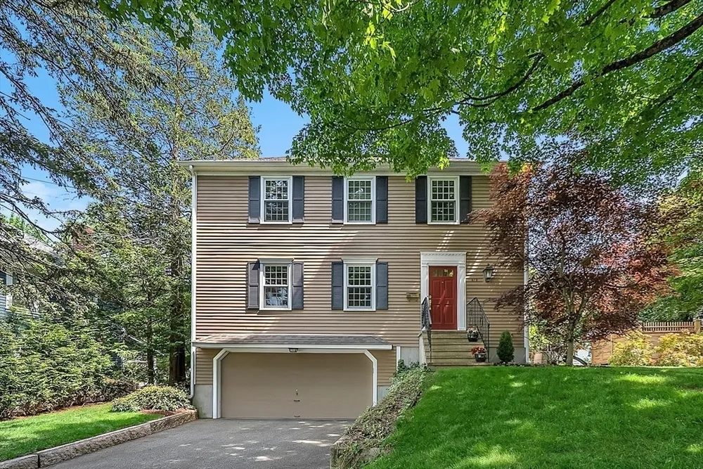 372 Central St, Newton, MA 02466