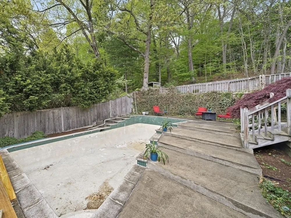 72 Beverly Rd, Brookline, MA 02467