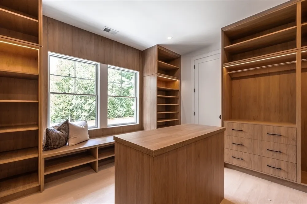 101 Alban Rd, Newton, MA 02468