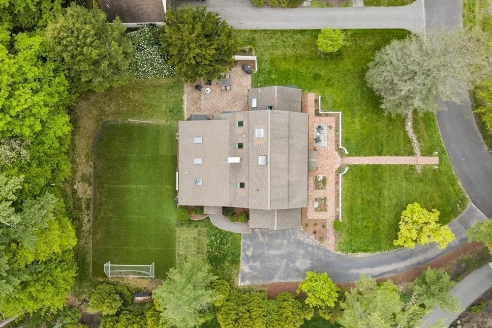 41 Longmeadow Rd, Wellesley, MA 02482