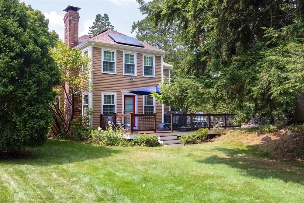 372 Central St, Newton, MA 02466