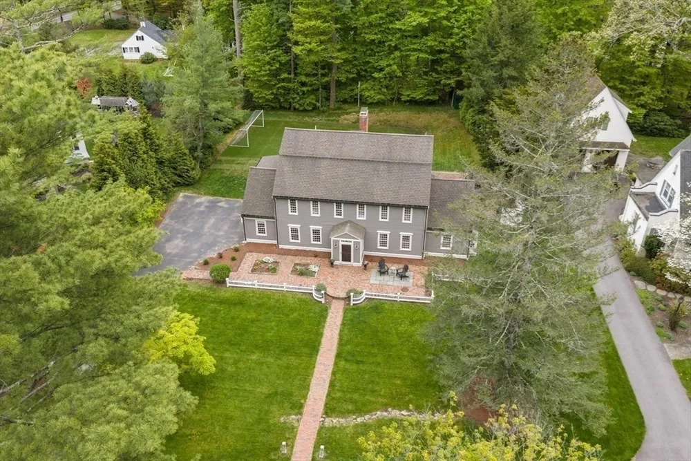 41 Longmeadow Rd, Wellesley, MA 02482