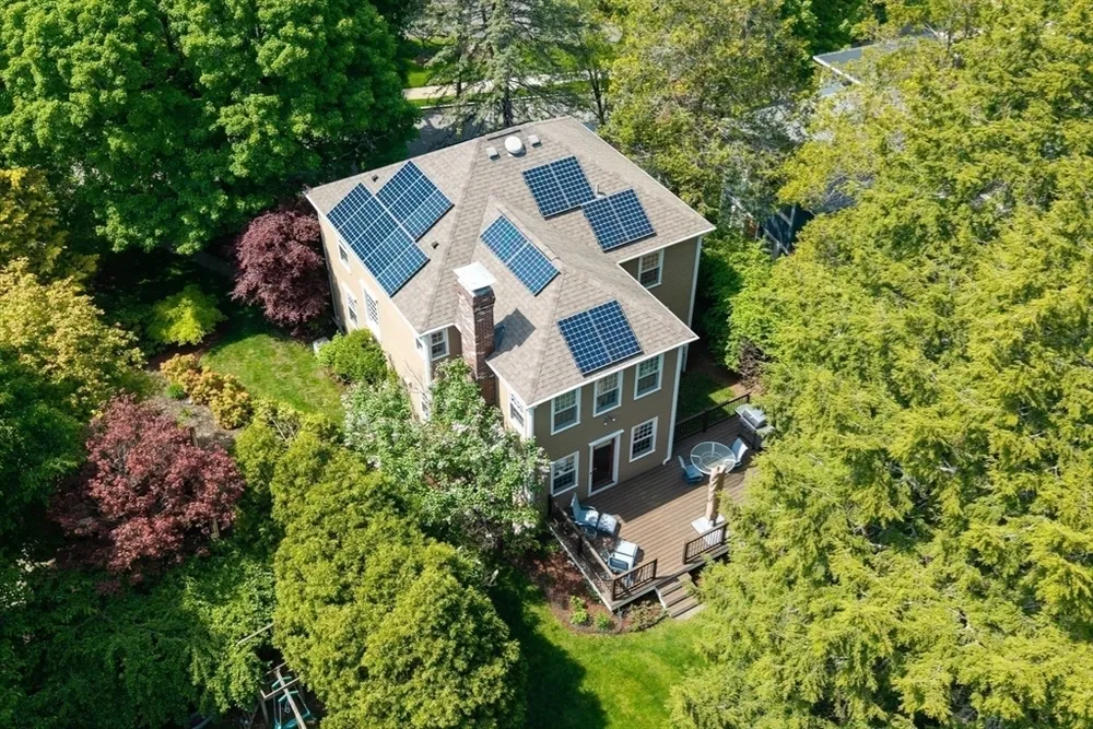 372 Central St, Newton, MA 02466