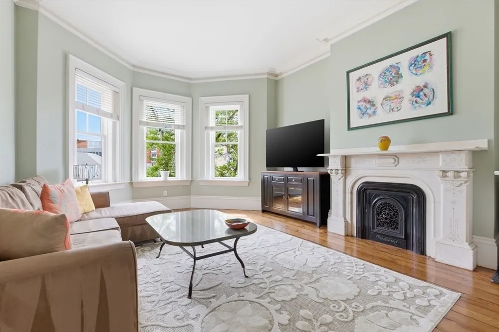 419 Main St, Boston, MA 02129