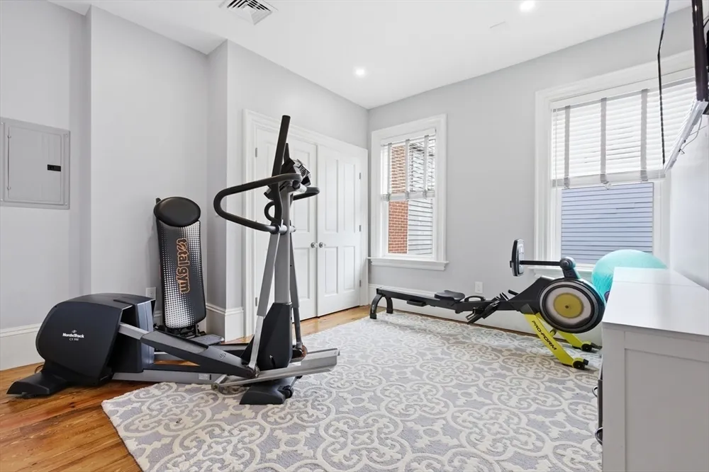 419 Main St, Boston, MA 02129
