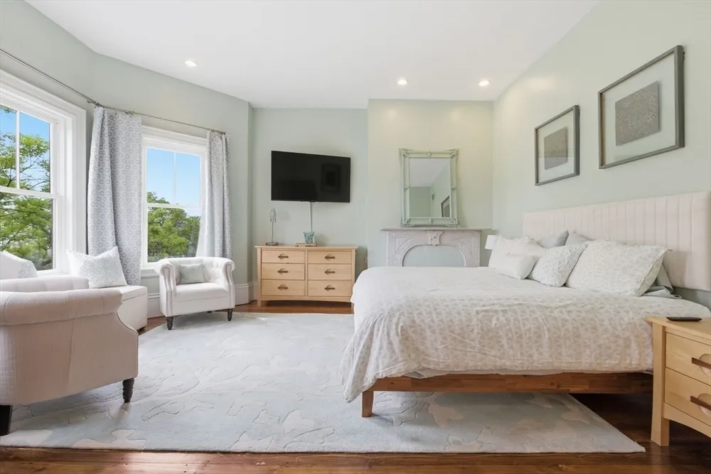 419 Main St, Boston, MA 02129