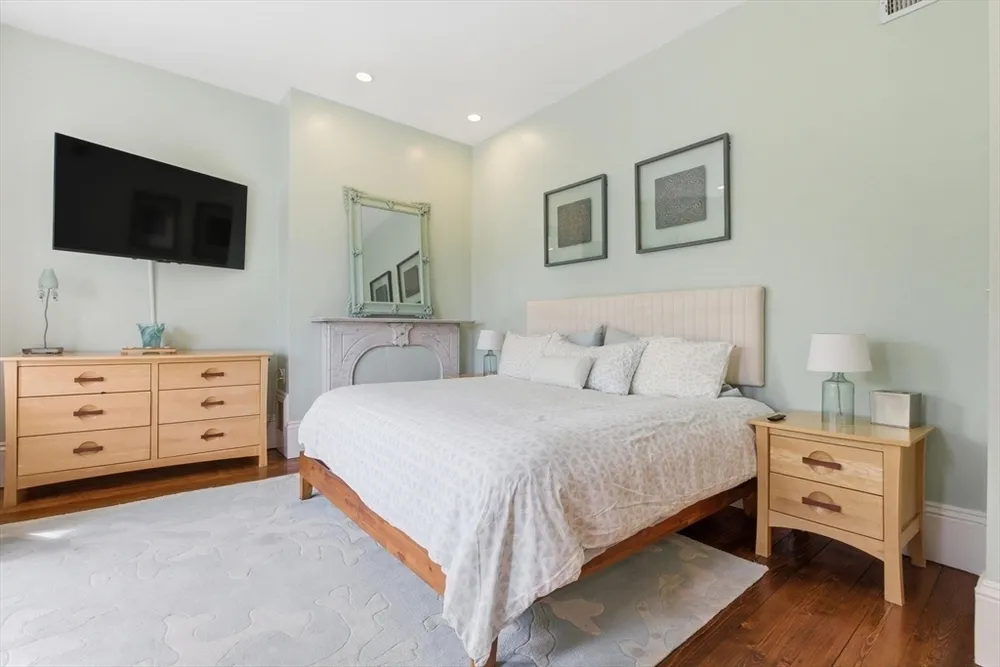 419 Main St, Boston, MA 02129