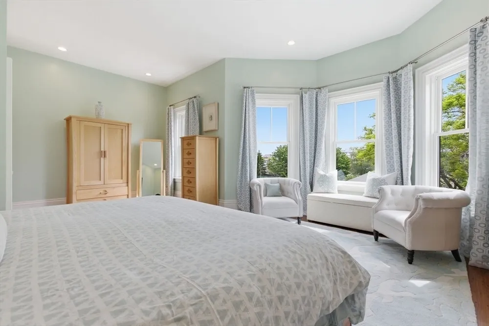 419 Main St, Boston, MA 02129