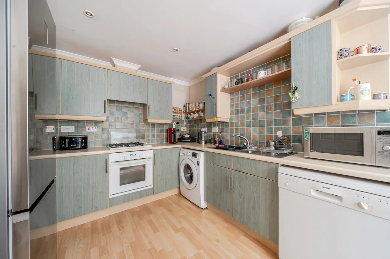 Victoria Way, Liphook, GU30 photo 4