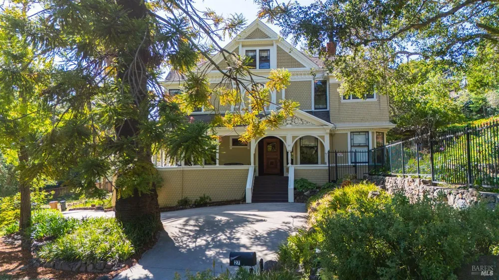 27 Quarry Rd, San Rafael, CA 94901