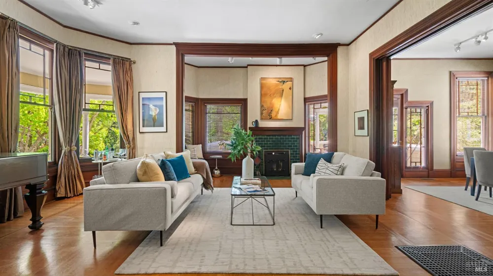 27 Quarry Rd, San Rafael, CA 94901