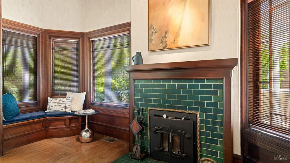 27 Quarry Rd, San Rafael, CA 94901