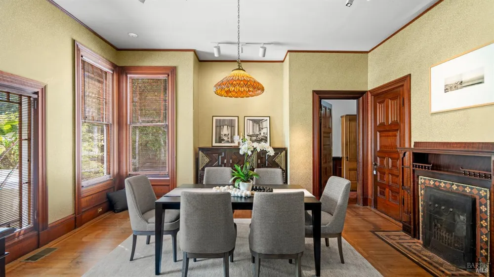 27 Quarry Rd, San Rafael, CA 94901