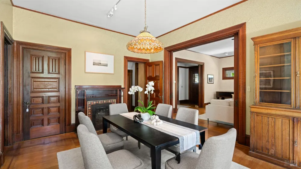 27 Quarry Rd, San Rafael, CA 94901