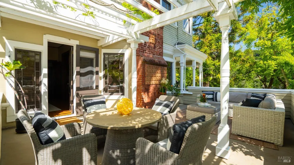 27 Quarry Rd, San Rafael, CA 94901