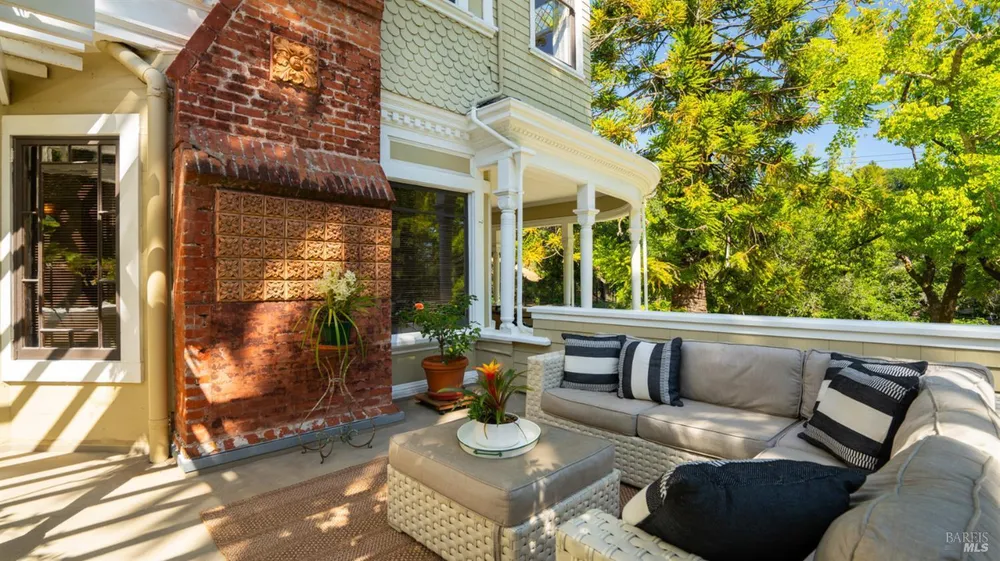 27 Quarry Rd, San Rafael, CA 94901