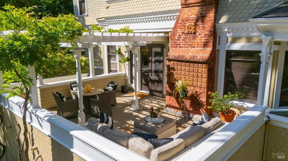 27 Quarry Rd, San Rafael, CA 94901