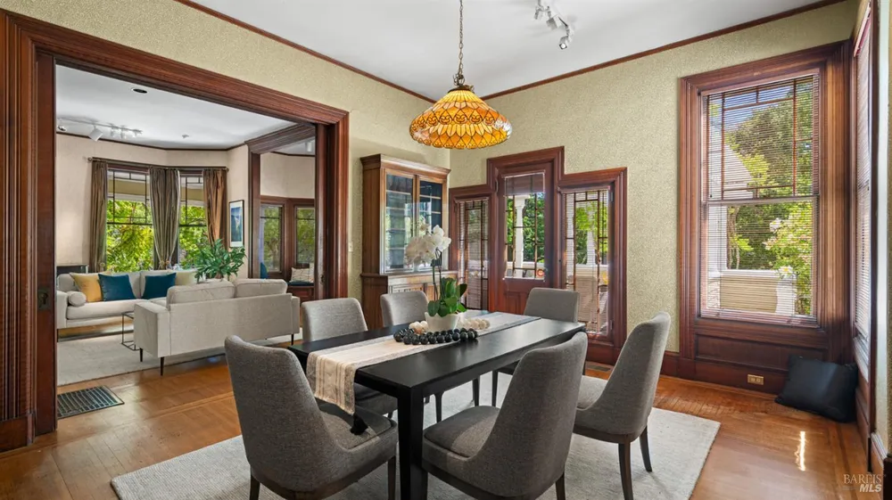 27 Quarry Rd, San Rafael, CA 94901