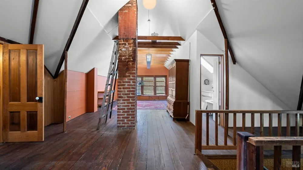 27 Quarry Rd, San Rafael, CA 94901