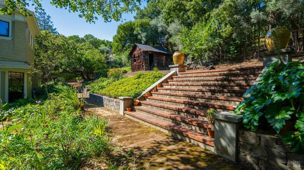 27 Quarry Rd, San Rafael, CA 94901