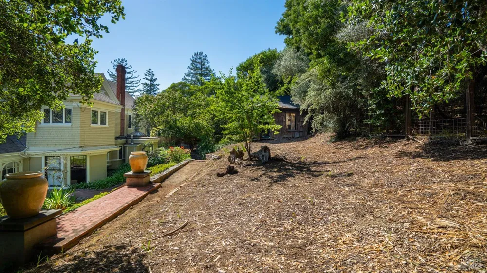 27 Quarry Rd, San Rafael, CA 94901